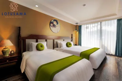 Habitación familiar con balcón — Lotusama Central Hanoi Hotel