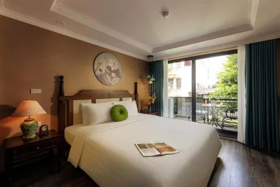 Junior Suite con balcón — Lotusama Central Hanoi Hotel